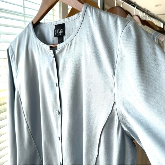 Eileen Fisher tunic top with crew neckline and 3/4 length sleeves,  in 💯 silk - Picture 3 of 16